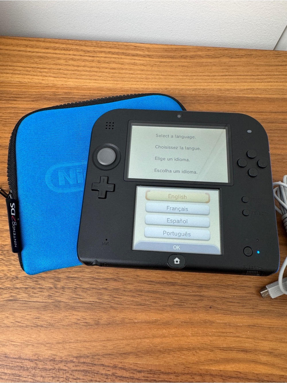 Nintendo 2DS Bundle - Electric Blue / Black